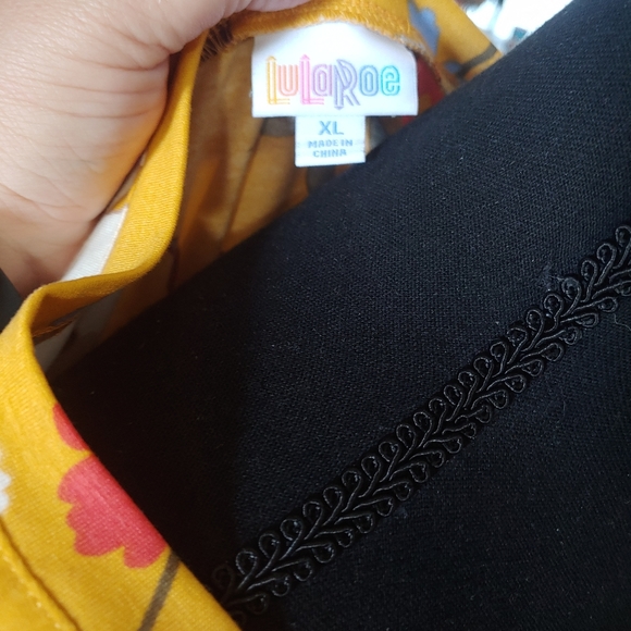 Lularoe iris tunic - Picture 3 of 4